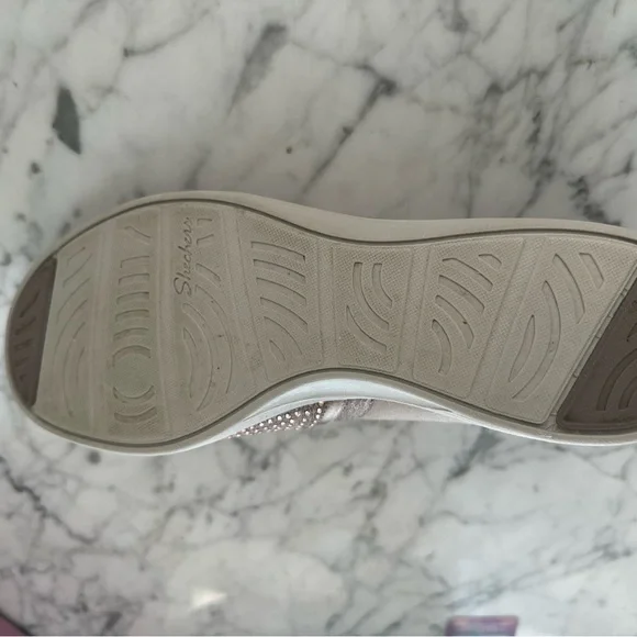 Skechers Taupe Rhinestone Slip-On Sneakers Women’s Memory Foam Size 9.5 - Picture 7 of 11
